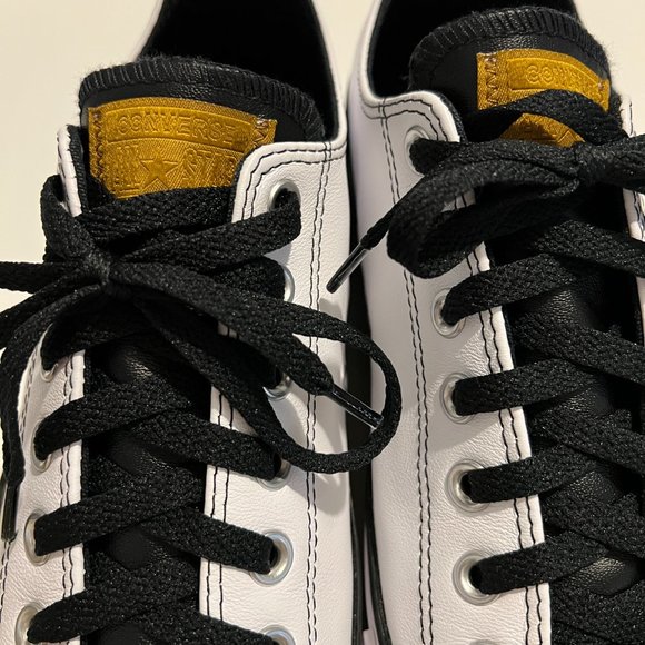 NWOT Converse Men's Leather Chuck Taylor All Star Low Top Shoes - White - Size 9 - Picture 6 of 10